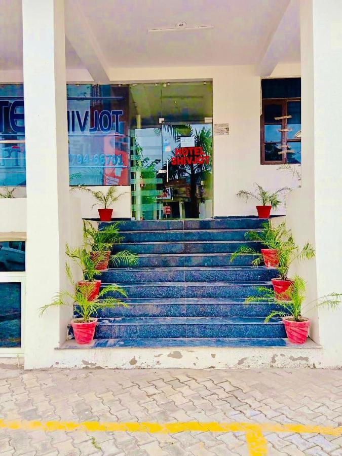 Shivjot Hotel Kharar Exterior photo