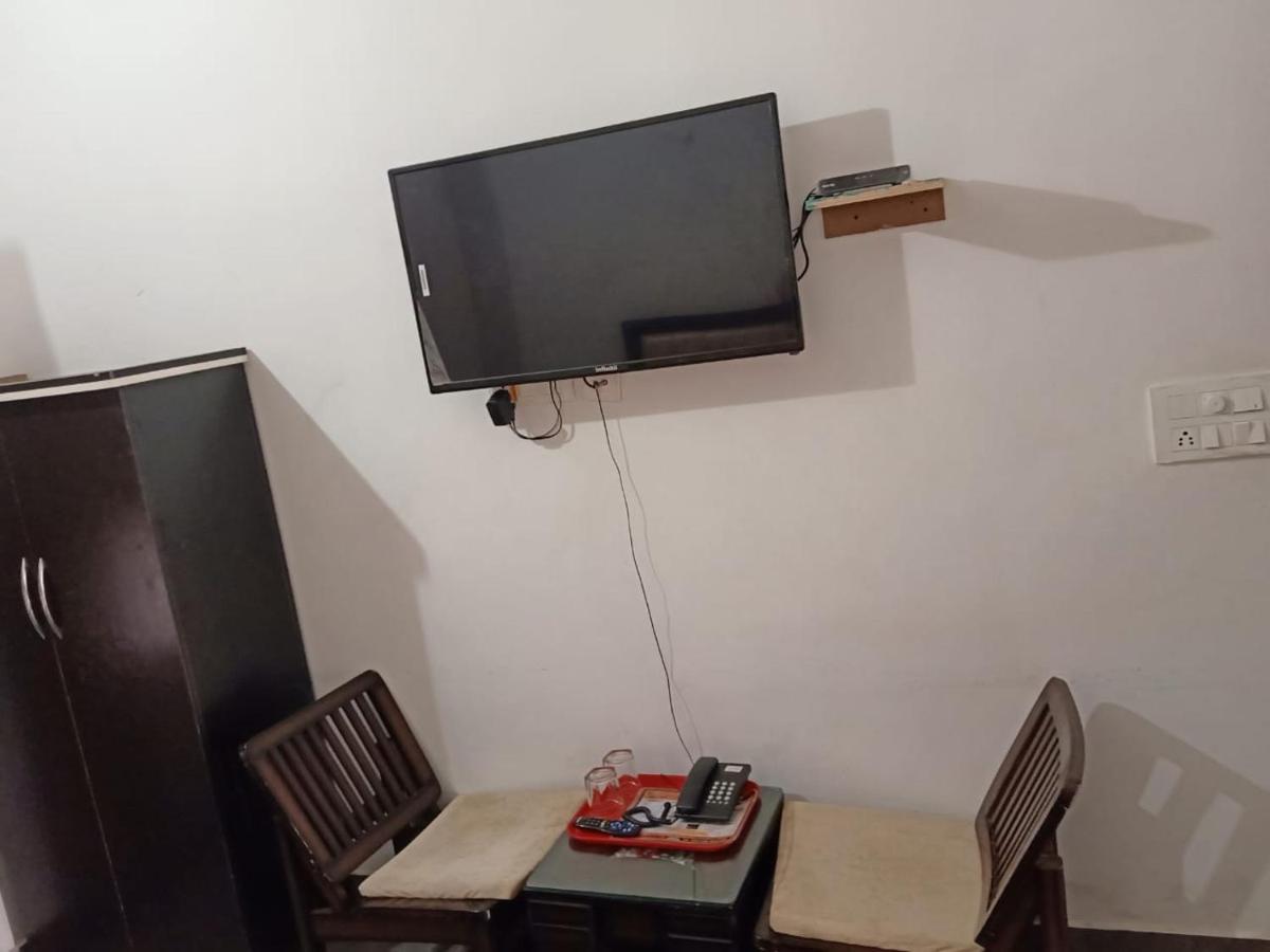 Shivjot Hotel Kharar Exterior photo